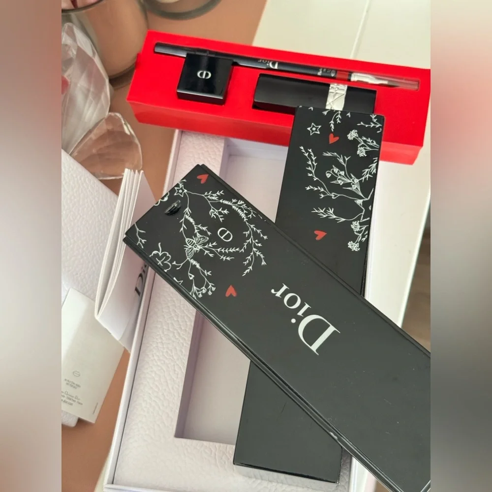 SOLD ❌ Rare Dior Collectible Beauty Box Makeup Gift Set - Picture 8 of 13